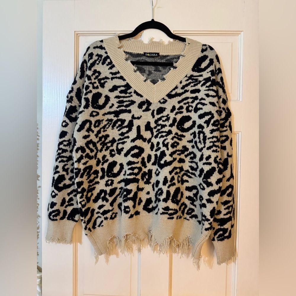 Women’s Sojara Distressed Leopard Sweater XL